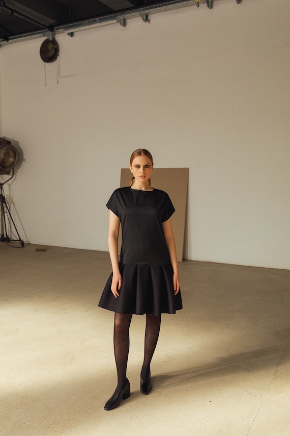 black neoprene dress Black Neoprene Dress: Voluminous Folds, Soft Cotton Top