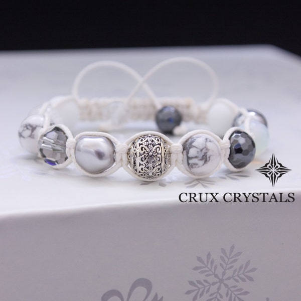 FROZEN White Shamballa Bracelet Gemstone Beaded Bracelet, Swarovski, White Opal Macrame, Hématite, Cadeau de demoiselles d’honneur, Bracelet de mariage Boho