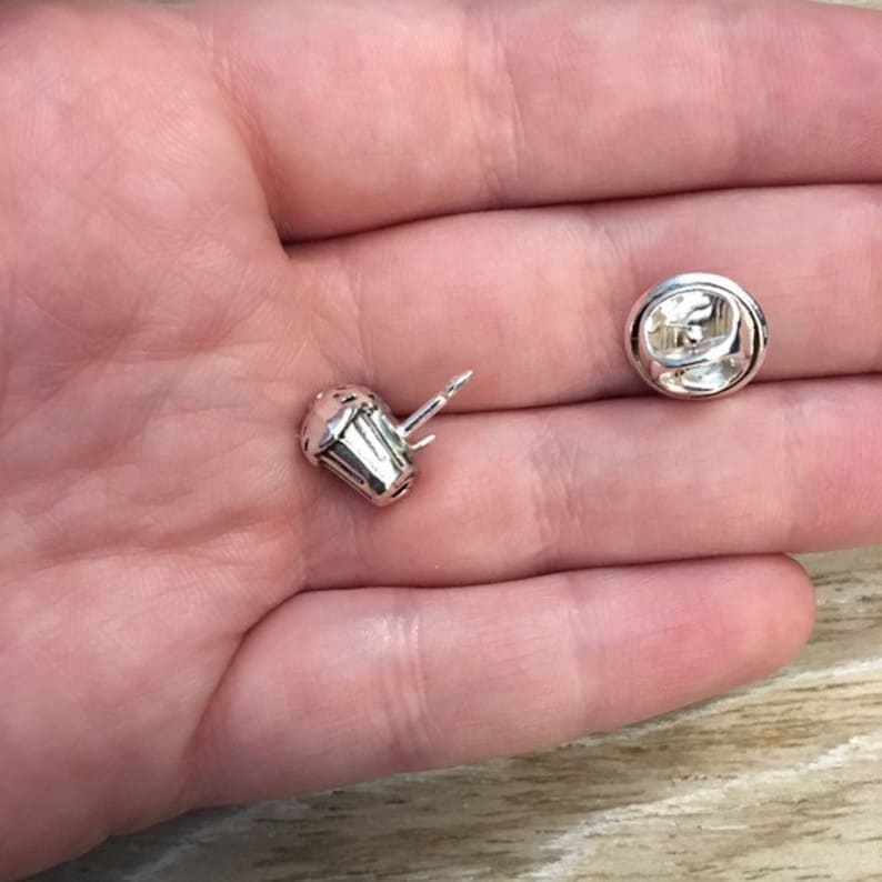 Food Men/'s Fashion Cupcake Silver Tone Baker Gift Muffin Man Lapel Pin Tie Tack Suit Jacket Accessories
