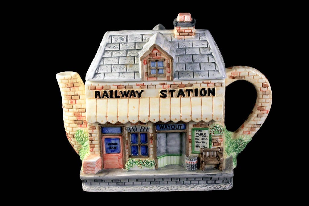 Decorative Teapot, Western House Gifts, Railway Station, Annie Rowe, 4