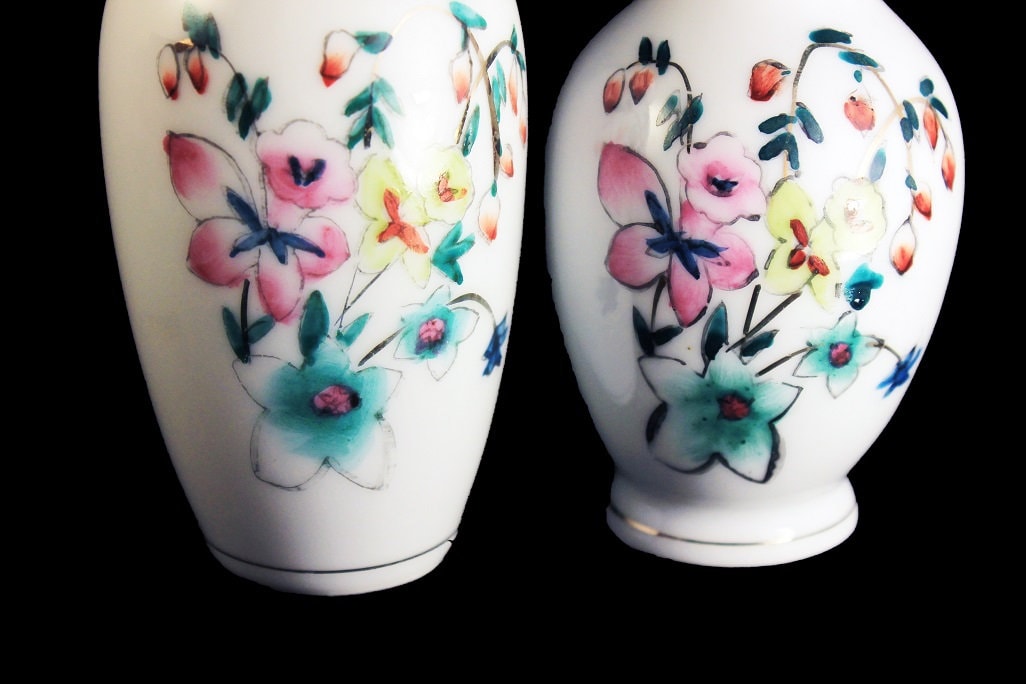 Miniature Vases, Small Vase, Porcelain, Floral Design, Set of 2, Gold