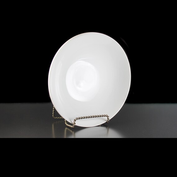 Mikasa Sophisticate White Vegetable Bowl – 8 Inch Round – Discontinued Elegant Whiteware – Mid-Century Tableware