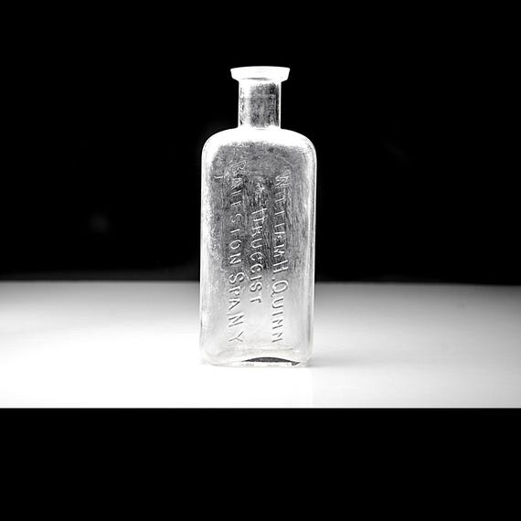 Antique William H Quinn Druggist Ballston Spa NY Prescription Bottle, Whitall Tatum, c1890-1901