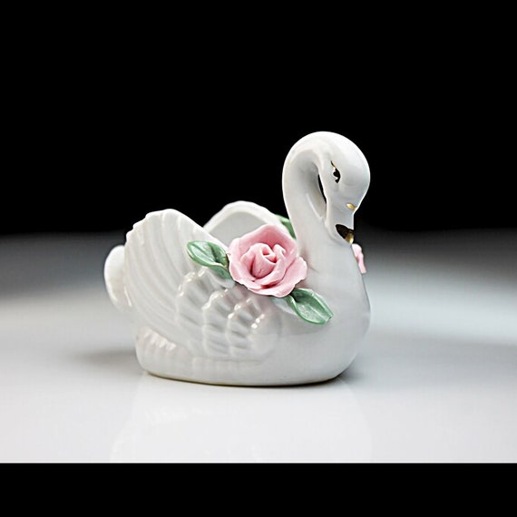 Swan Raised Flower Planter, Made in China, White,  Swan Figurine, Porcelain, Collectible, Decor, Giftware