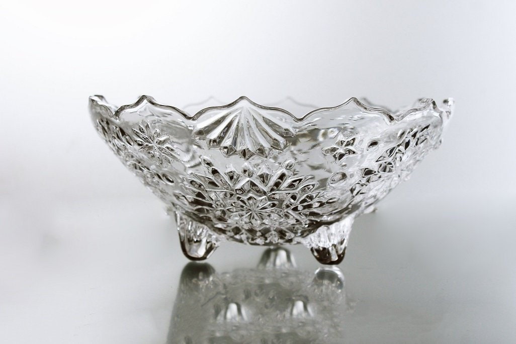 Mikasa Crystal Footed Bowl Snowflake Pattern Candy Dish Nut Bowl Holiday Dish Christmas Bowl Pressed Glass Clear