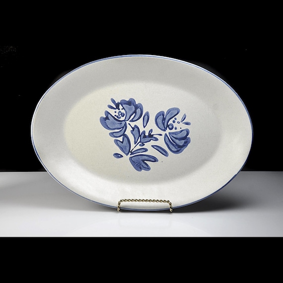 Pfaltzgraff Yorktowne 14 Inch Oval Stoneware Platter
