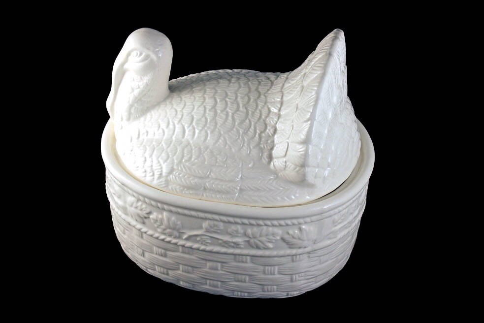 Stuffing Bowl, Turkey Shaped, White, New In Box, Thanksgiving