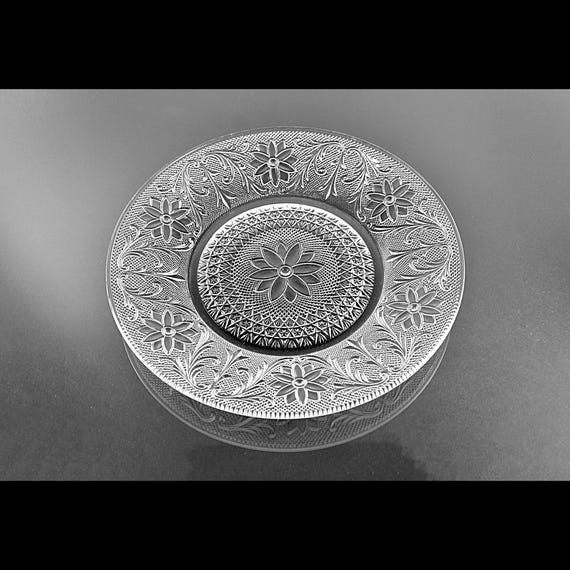 Indiana Daisy Sandwich Glass Plate, Serving Tray