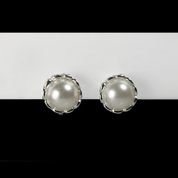 Faux Pearl Clip-On Earrings, Silver Tone, Costume Jewelry, Unsigned, Fashion Jewelry, Woman's Gift