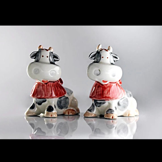 Cow Salt and Pepper Set, Grey and White, Ceramic, Shakers, Figural, Cow Shaped, Farmhouse Decor, Collectible