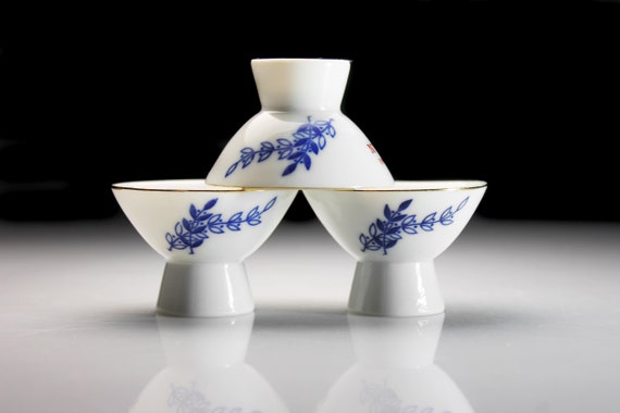 Footed Sake Cups, Finest Sake Heian, Made in Japan, White and Blue, Gold Trim, Set of 3