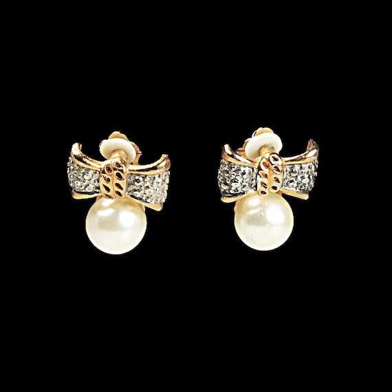 Clip-On Earrings, Faux Pearl and Bow, Gold Tone, Costume Jewelry, Unsigned, Fashion Jewelry, Woman's Gift