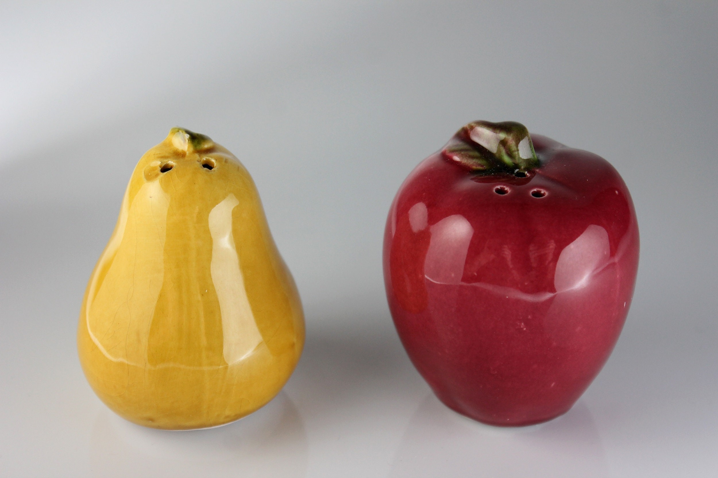 Fruit Salt and Pepper Set, Apple and Pear, Ceramic, Shakers, Handpainted, Figural, Kitchen Decor