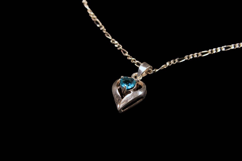Aquamarine heart necklace Clearance