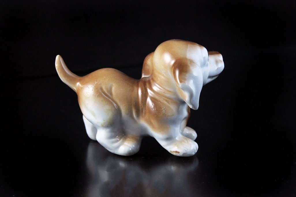 beagle dog figurine