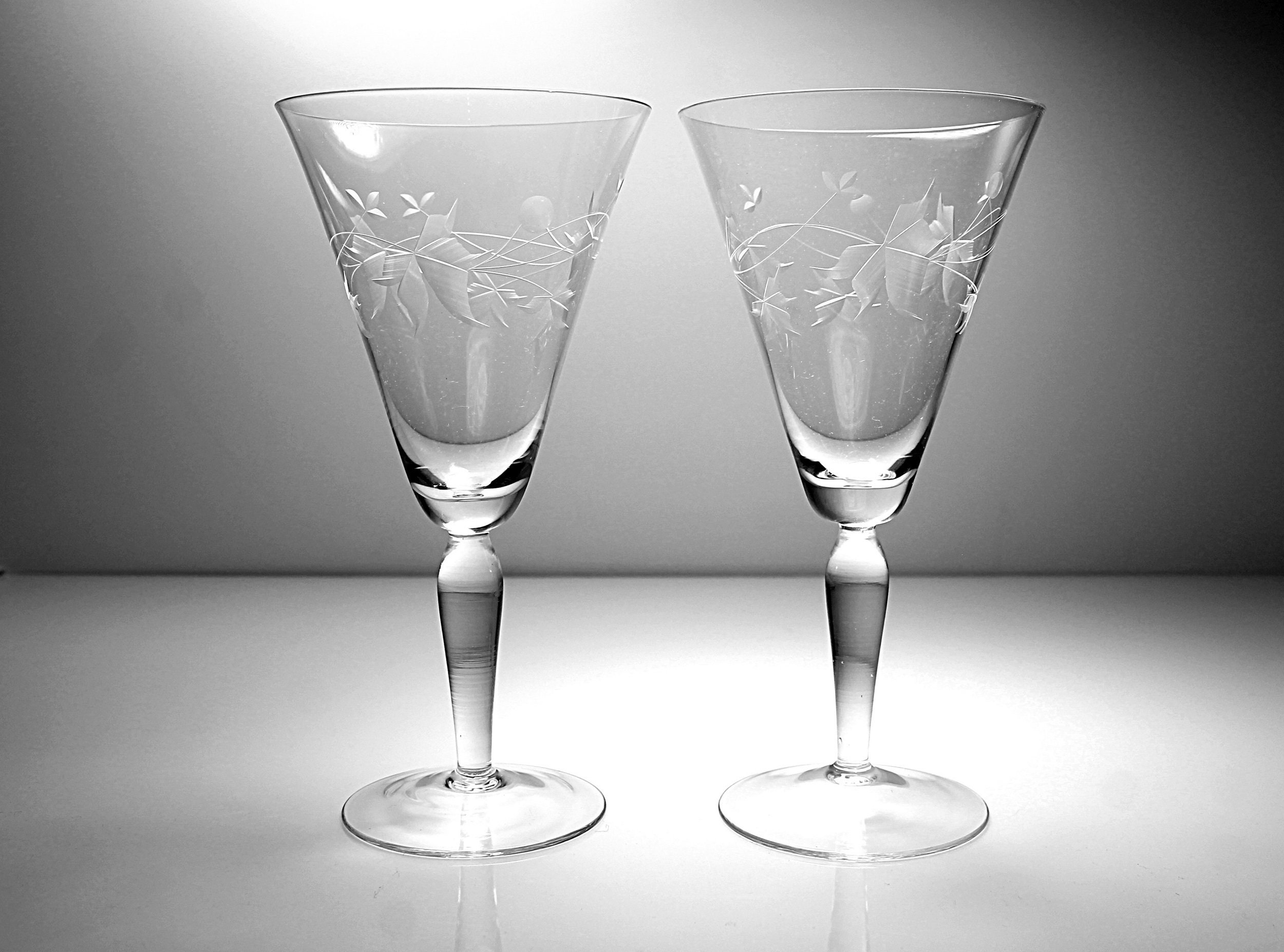 Champagne leaf pick main image 1