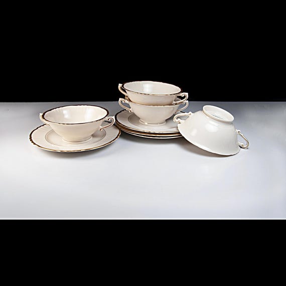 Syracuse China Old Ivory Brantley Cream Soup Bowls with Saucers – Set of 4 – Gold Trim – 1949–1967