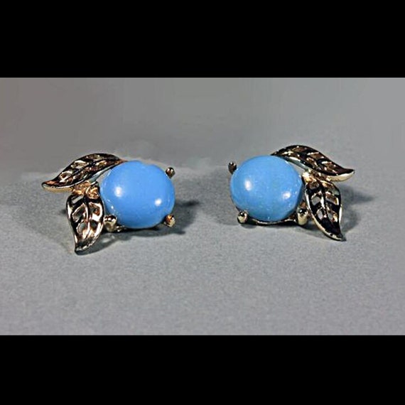Clip On Earrings, Blue Button, Gold Tone Leaves, Costume Jewelry, Synthetic Stone, Ladies Jewelry