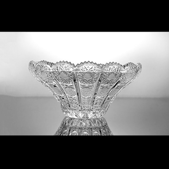 Vintage Clear Pressed Glass Bowl, Cut Style Starburst Scalloped Edge, 8.5 Inch