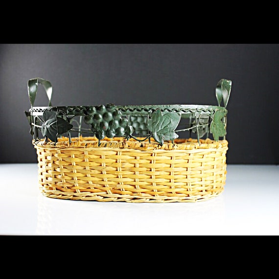 Metal and Wicker Basket, Grapevine Design, Fruit Basket, Storage Basket, Home Decor, Farmhouse Decor