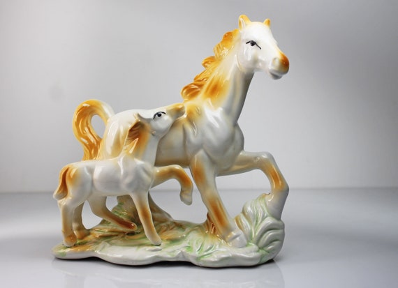 Artmark Horse Figurine, Mare and Foal, Large, Porcelain, Made in Taiwan, Collectible