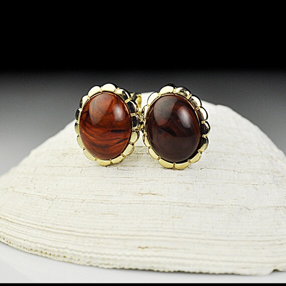 Avon Turtle Bay Clip-On Earrings - 1980s Gold Tone with Brown Cabochon - Signed Avon Retro Jewelry - Gift for Her