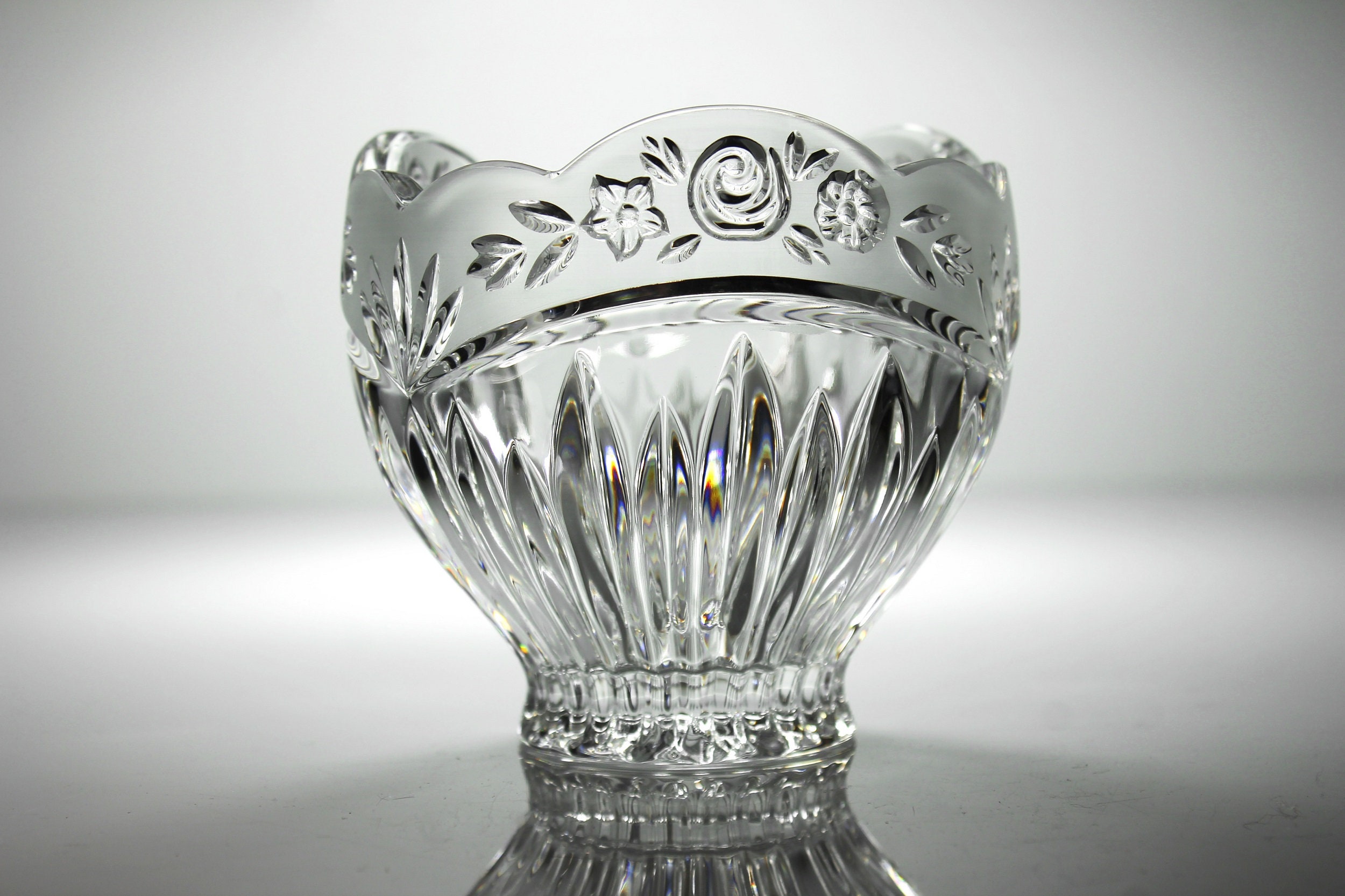 Oneida Crystal Potpourri Bowl, Southern Garden, Frosted Rose, Scalloped