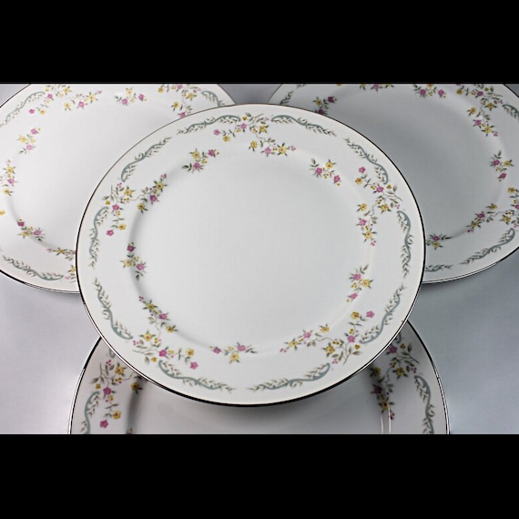 Dinner Plates, Mikasa, Vassar 4224, Discontinued, Floral, Set of 4, Fine China