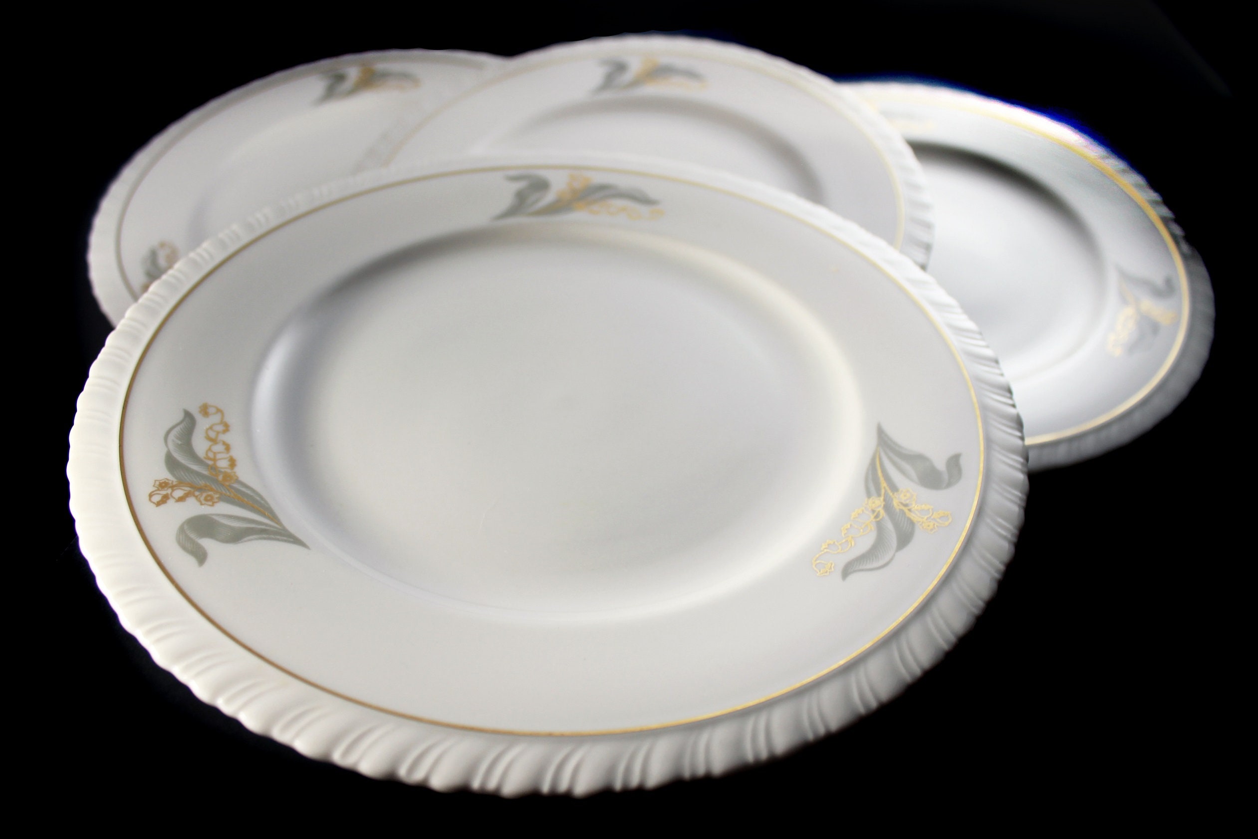 Dinner Plates Hanover Fine China Enchantment Lily Of The Valley Set dinner-plates-hanover-fine-china-enchantment-lily-of-the-valley-set