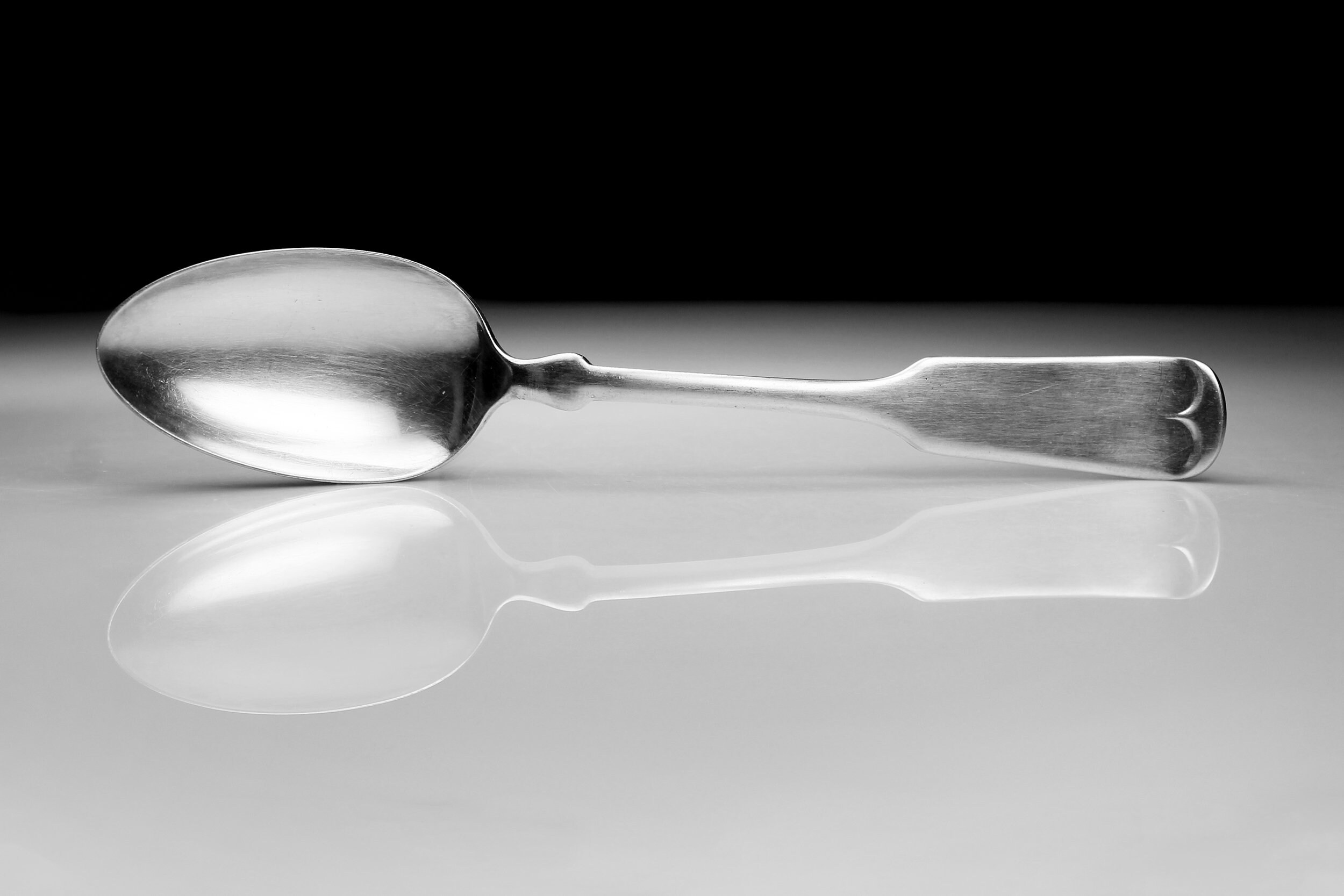 Medium Oval Spoon in Granadillo