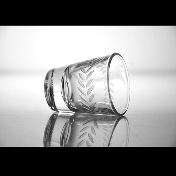 Vintage Laurel Etched Shot Glass, Anchor Hocking, Mid Century Barware