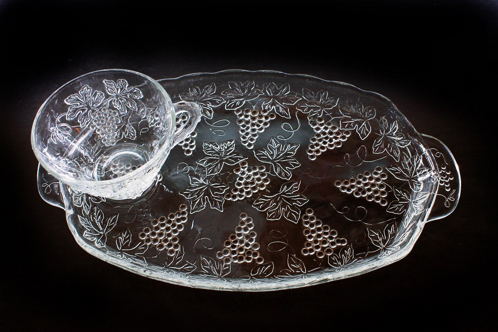 Snack Trays and Cups, Anchor Hocking, Vintage Pattern, Grapevine Design