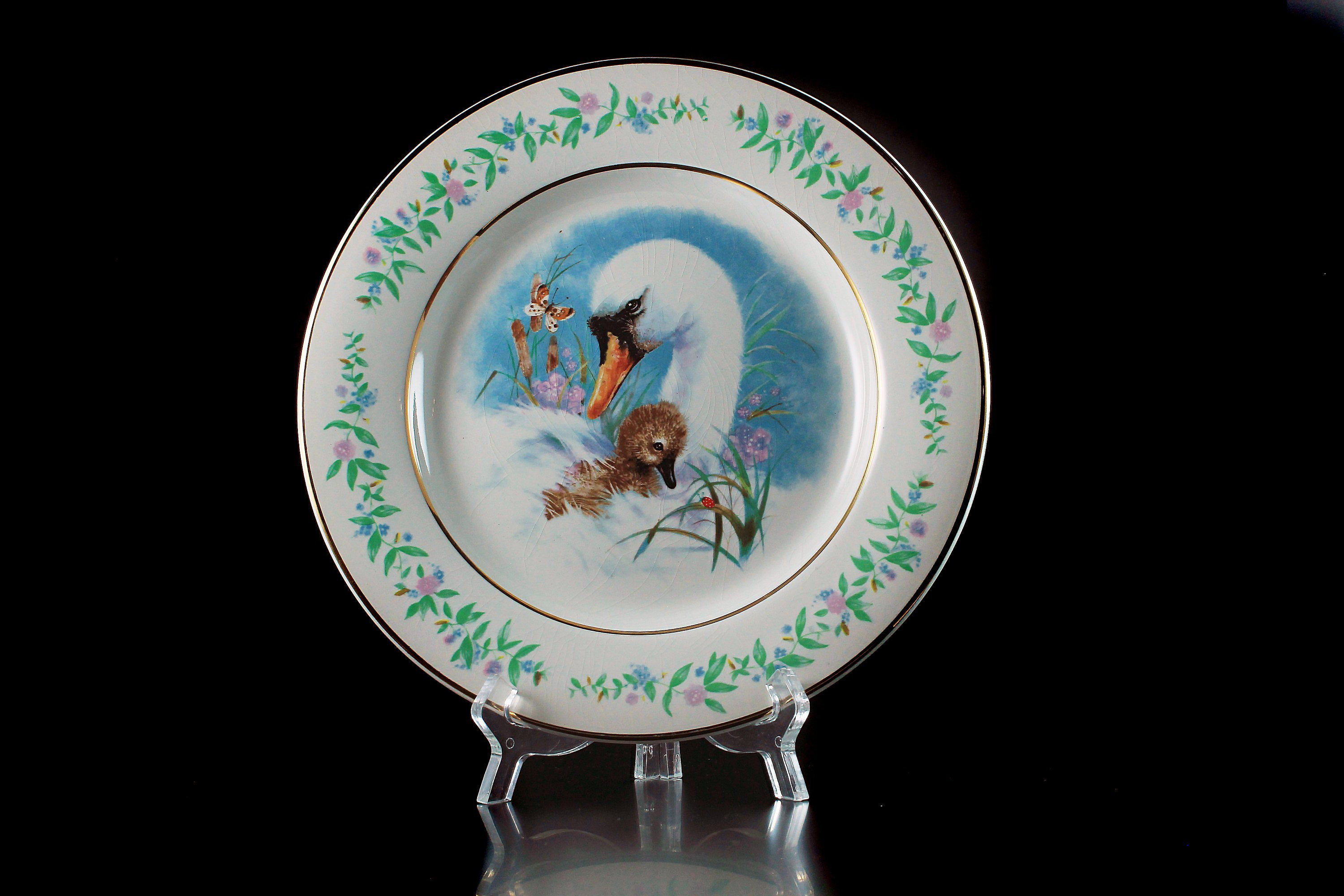 1975 Collectible Plate Avon Wedgwood Gentle Moments Display