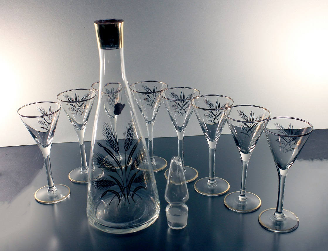 Decanter and Eight Glasses, West Virginia Glass, Gold Wheat Pattern