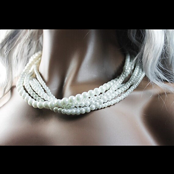 Pearl necklace costume jewelry outlet