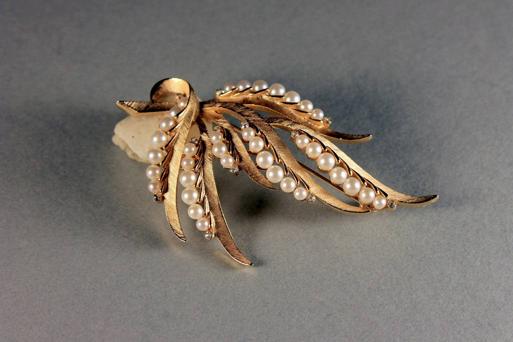 Trifari Faux Pearl Brooch, Gold Tone, Locking C Clasp, Brushed Gold Leaf, Fashion Pin, Costume