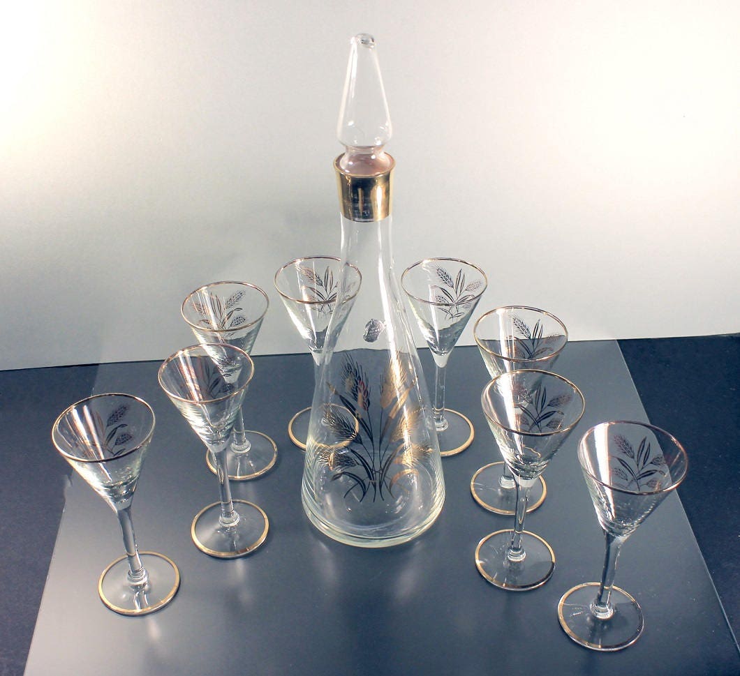 MONOGRAM CARAFE AND WINE GLASS SET of 2 glasses – www.thepaintedflower