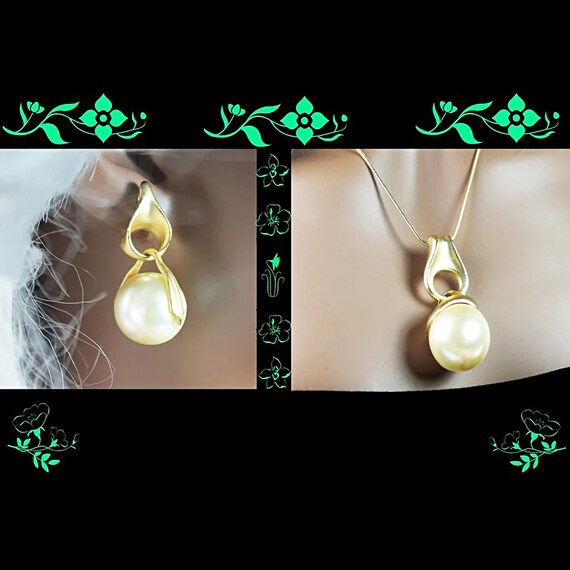 Faux pearl necklace and earring set outlet
