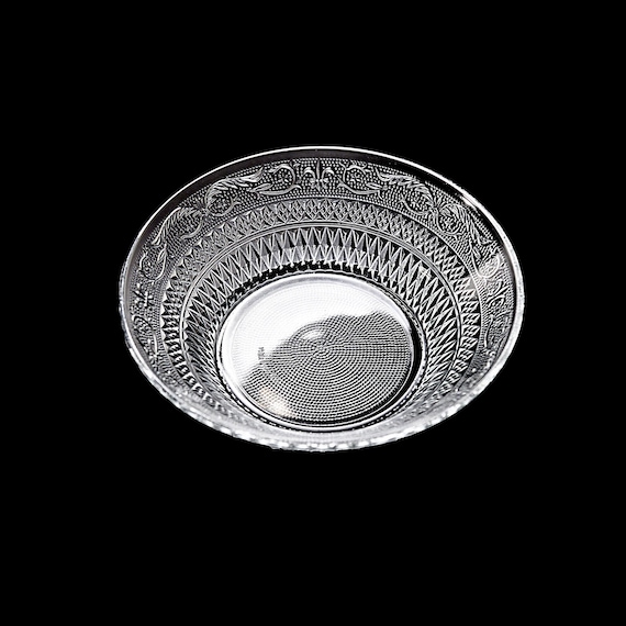 Crystal Clear Industries Sandwich Glass Bowl in Trellis Pattern - Made in Malaysia, 8 Inch Bowl Excellent Condition
