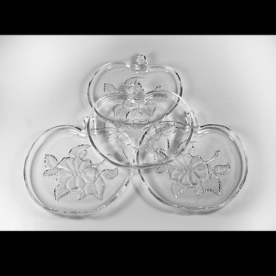 Apple Shaped Salad Plates, Orchard, Snack Trays, 8 Inch, Set of 4, Dessert Plates, Apple Blossom Design, Luncheon Plates