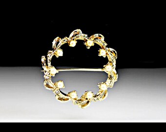 DuBarry Wreath Brooch, Faux Pearls, Clear Rhinestones, Gold Tone, C-Clasp Closure, Costume Jewelry, Fashion Jewelry