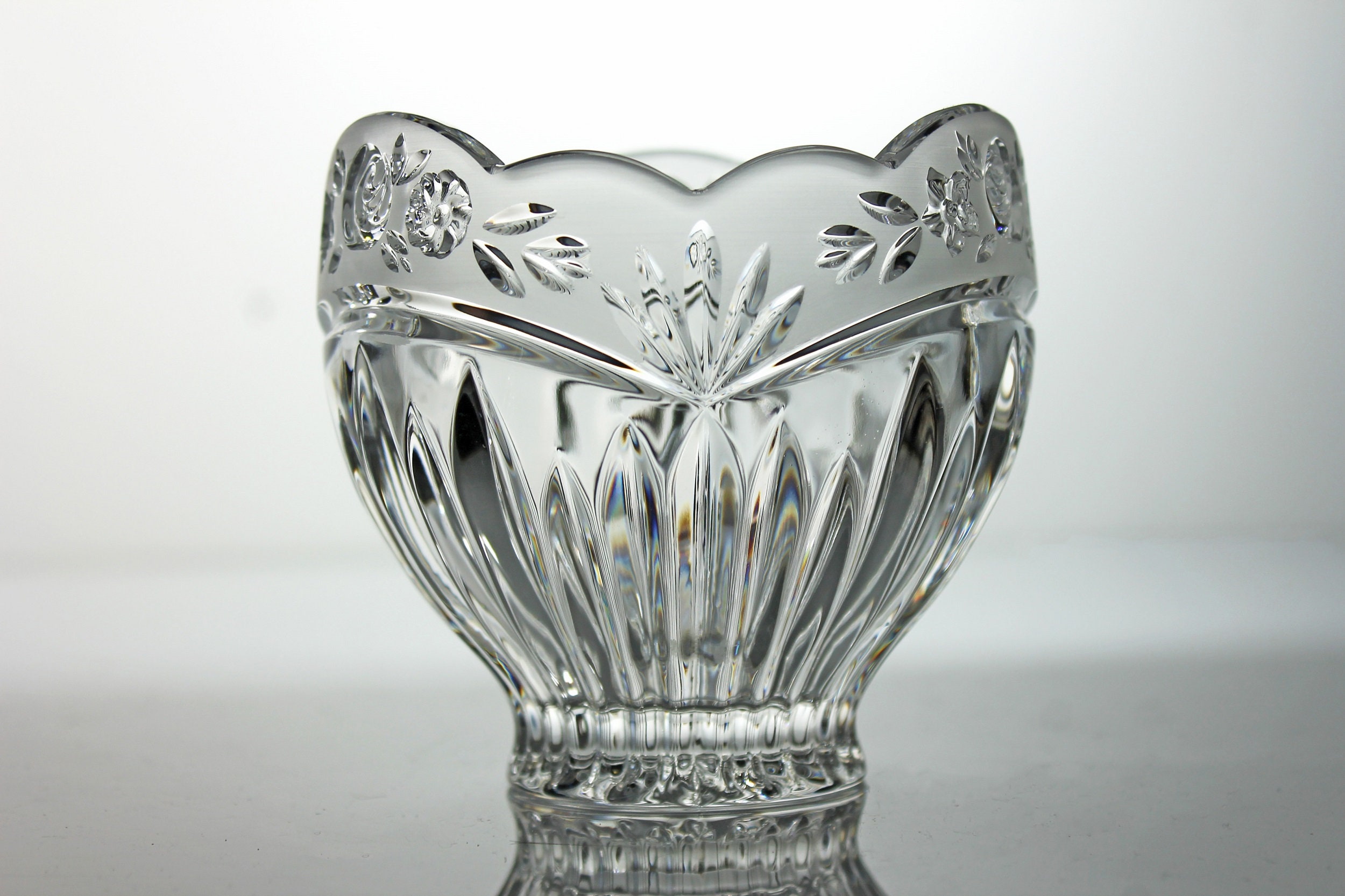 Oneida Crystal Potpourri Bowl, Southern Garden, Frosted Rose, Scalloped