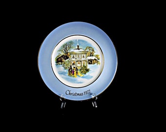 1977 Collectible Plate, Avon, Wedgwood, Carollers In The Snow, Display Plate, Christmas Plate, Decorative Plate, Wall Decor