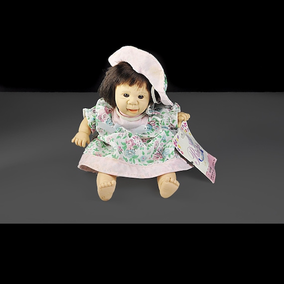 Palm Pals Bean Bag Kids Doll - 8-Inch Brown Hair, Brown Eyes, Floral Dress - Display Doll