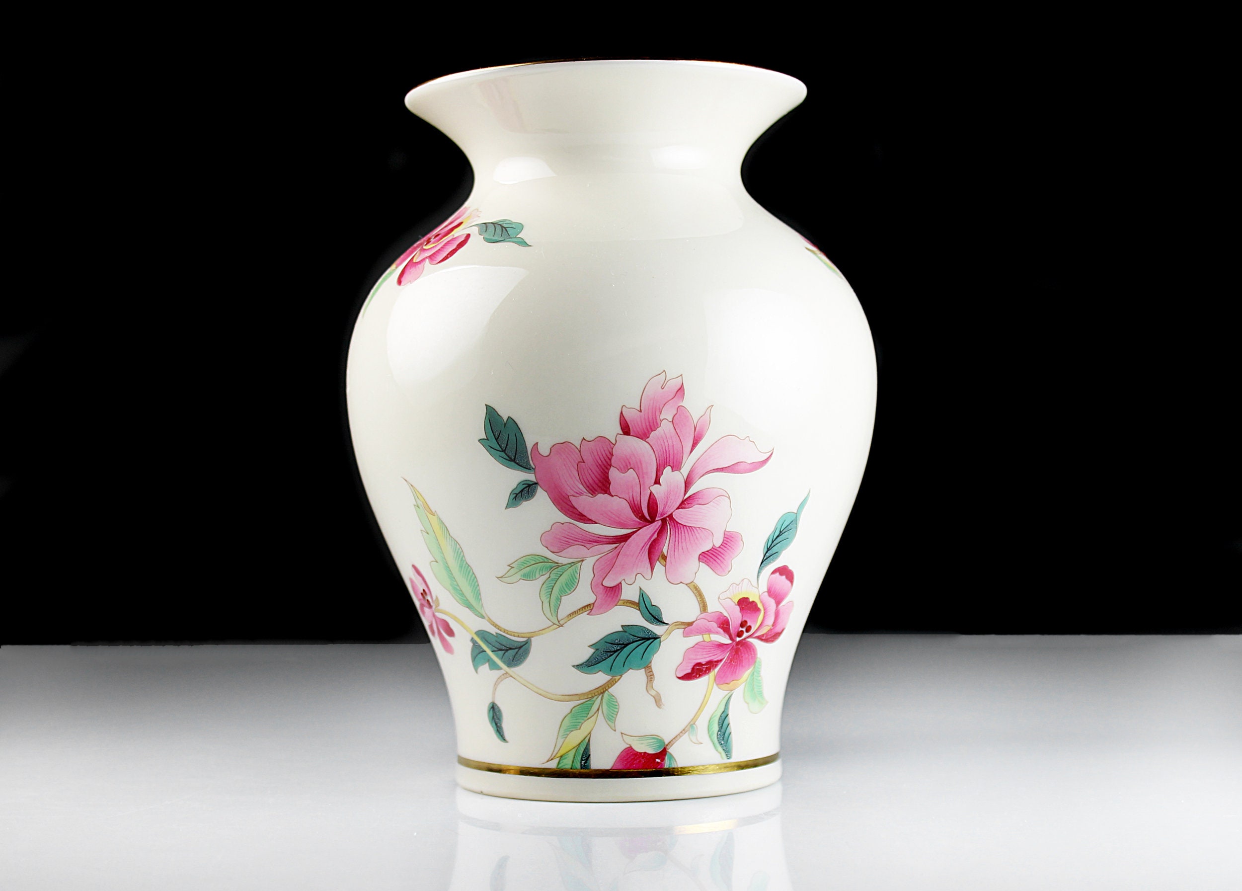 Lenox Table Vase, Barrington Collection, Floral, Cream Color, Gold Trim