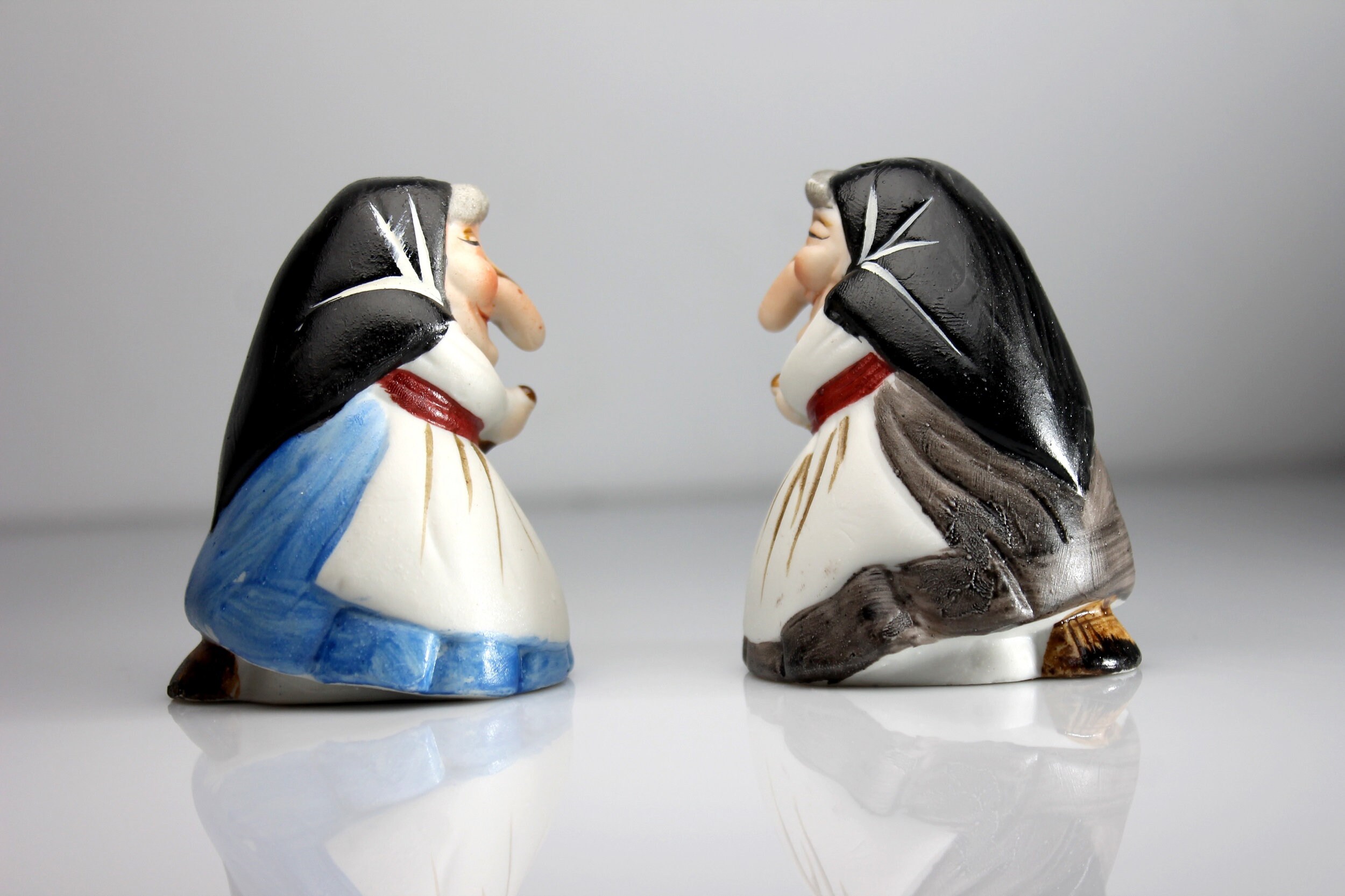 Good & Bad Witch Salt and Pepper Shakers Magnetic Ceramic Kitchen Set  Halloween for sale online