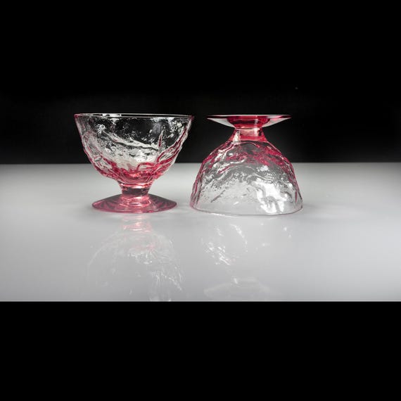 Seneca Driftwood Champange/Sherbet Glasses in Dark Pink – Mid-Century Textured Glass Coupe Bowls - Set of 2
