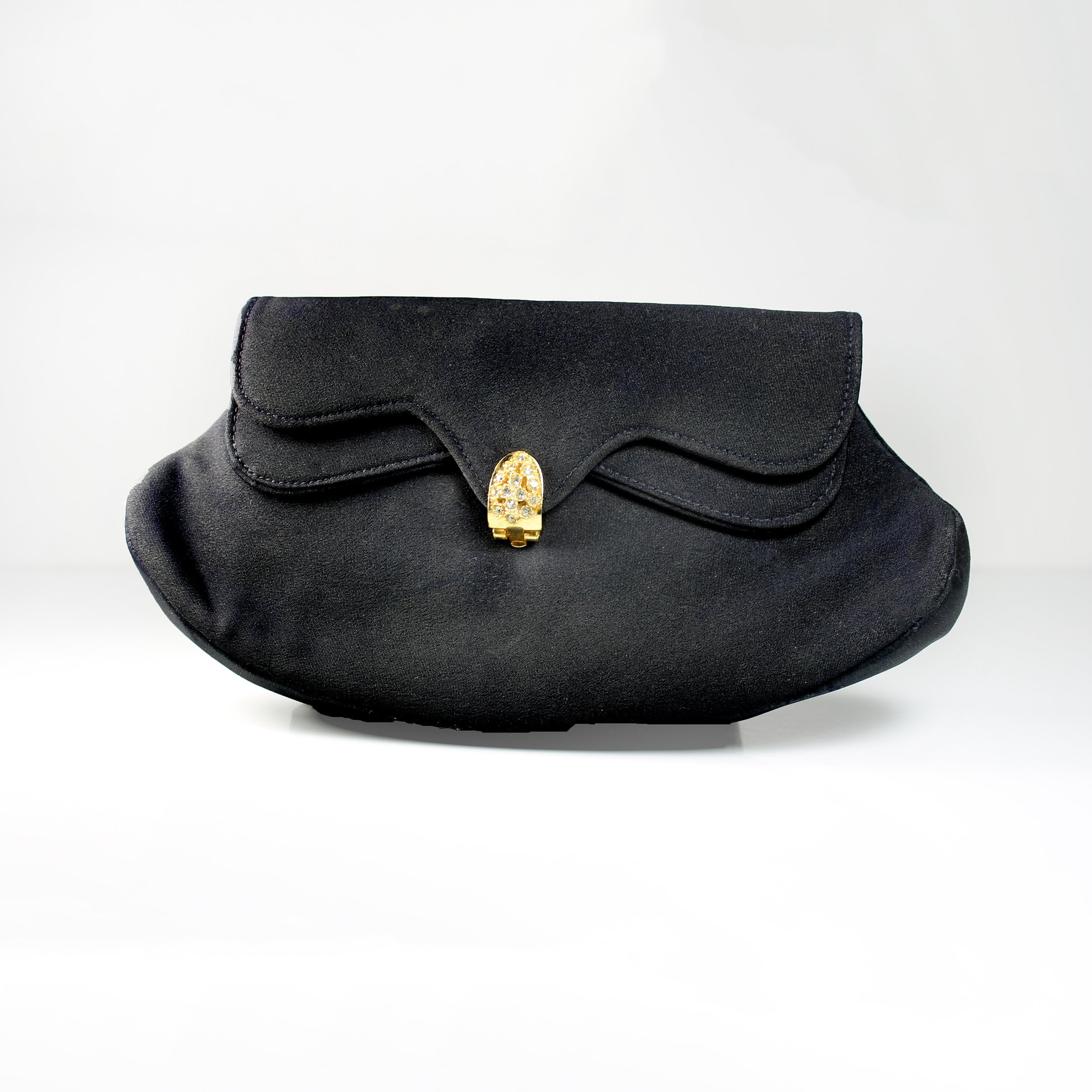 FINAL SALE 1950s Black Velvet Handbag - 50s Evening Purse - 50's Winte –  Vintage Vixen Clothing