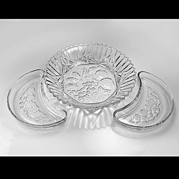 Vintage Federal Pioneer Fruit Bowl and Indiana Fruits Crescent Bowls Set