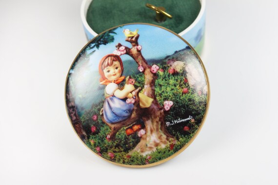 Hummel Music Box, Apple Tree Girl, Don't Sit Under The Apple Tree, The Danbury Mint, Porcelain, Collectible